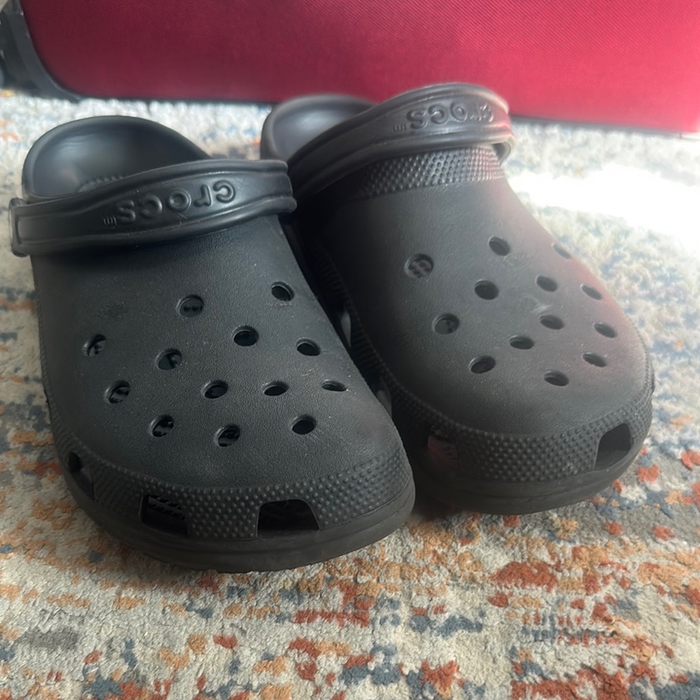 CROCS BLACK